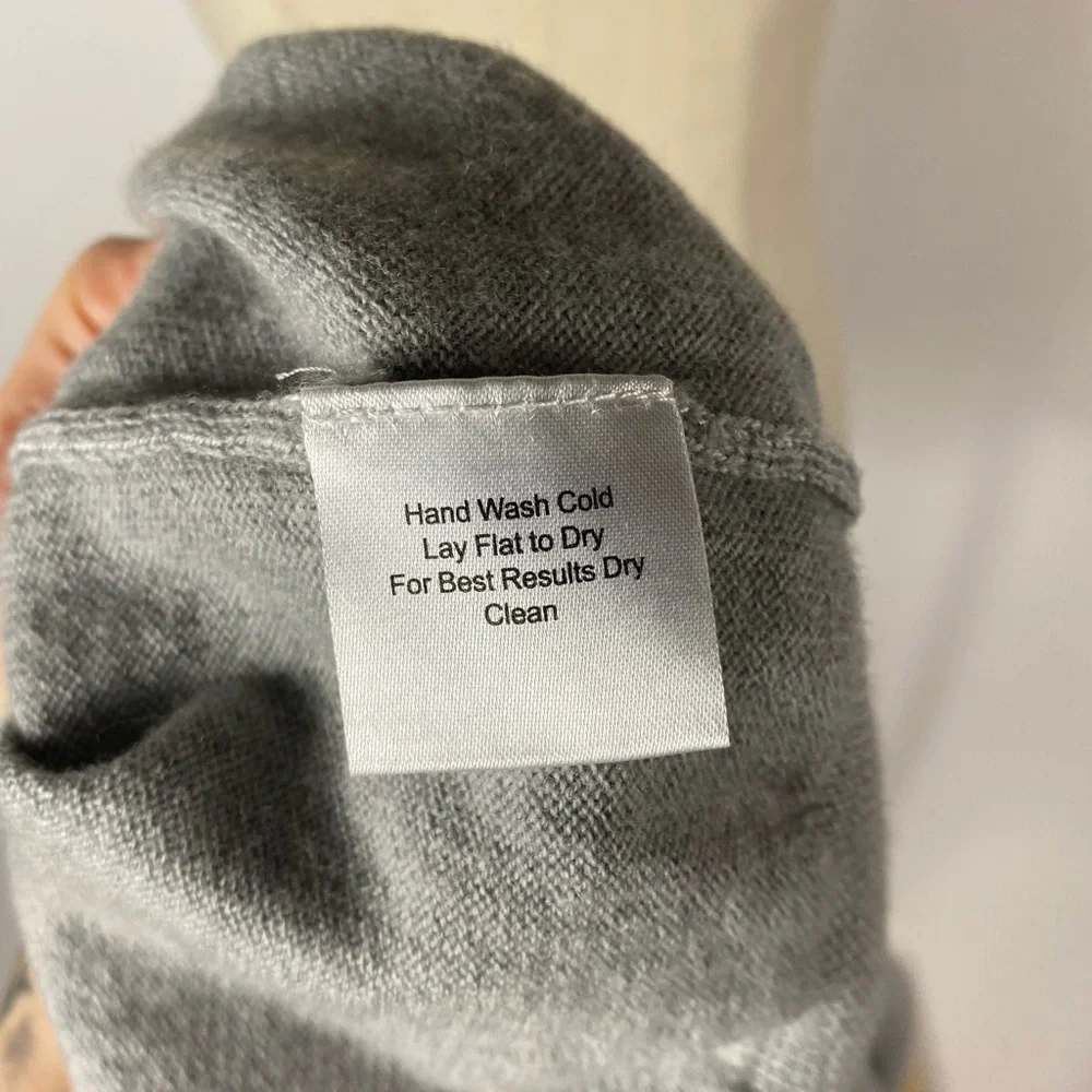 PRONTO UOMO Extra Fine Merino V Neck Sweater Large - Picture 8 of 8